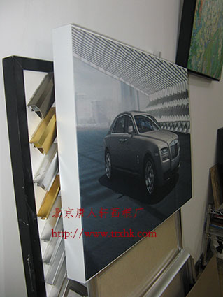 白色L型鋁合金畫(huà)框